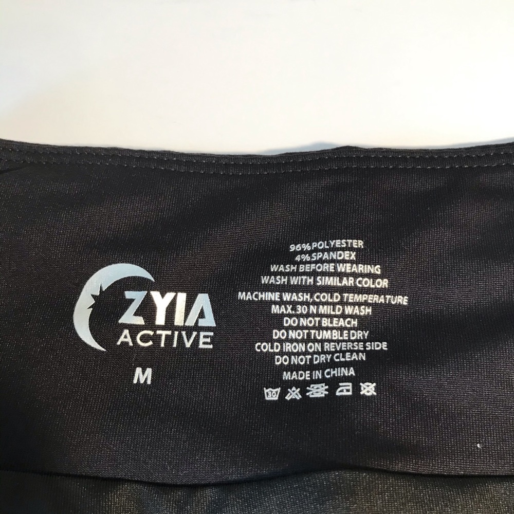 NWT Zyia Black and Camo 5 Star Short Sz M - Picture 7 of 7